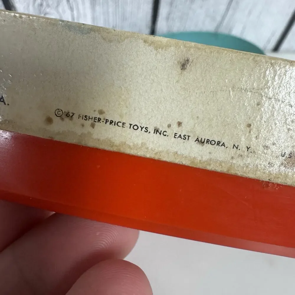 VTG Fisher-Price Pocket Radio Music Box Sing a Song of Sixpence 1967 Wind Up